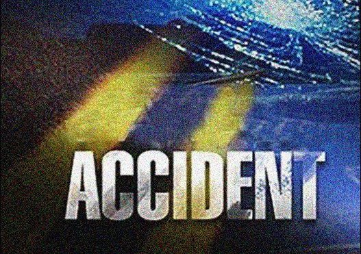 3killedasautoramsintostationarylorryindenduluruwestgodavaridist
